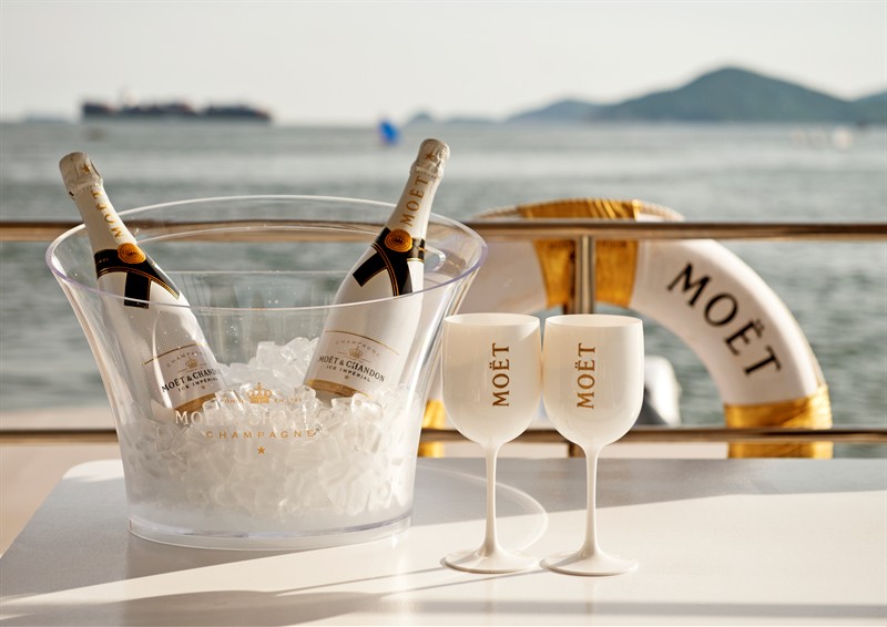 smooth-sailing-moet-chandon-ice-imperial-boat.jpg