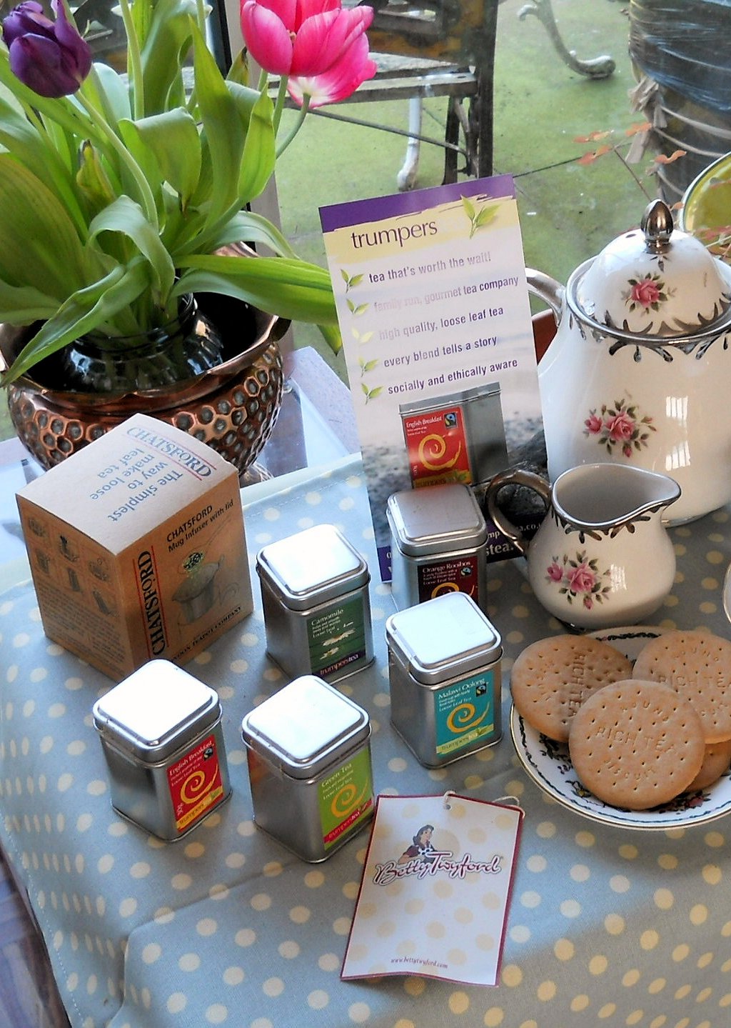 https://www.lavenderandlovage.com/2012/03/the-perfect-pot-and-cup-of-english-tea-with-trumpers-tea-betty-twyford.html/dscn0320