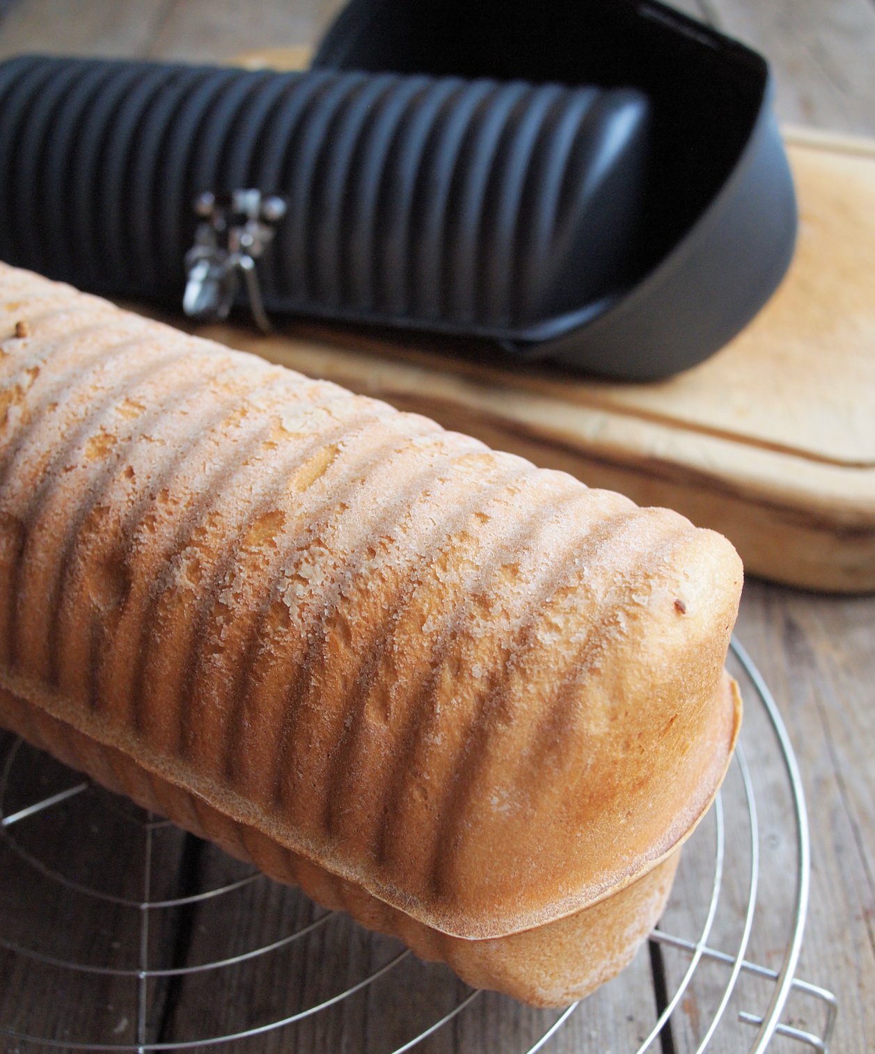 Round shop loaf pan