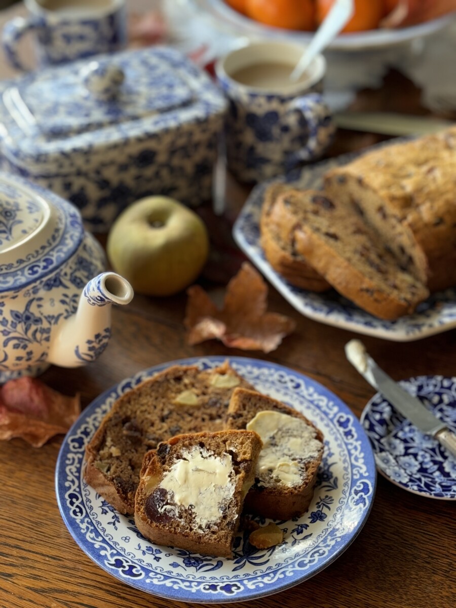 Apple & Mincemeat Gingerbread Tea Loaf