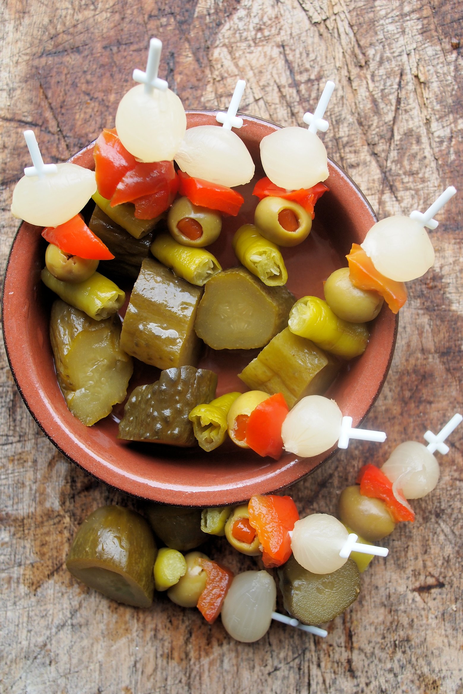 banderillas-picantes-pickles-on-skewers-for-tapas-and-random-recipes